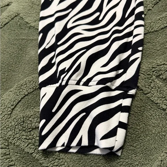 CAbi Black and White Animal Print Pants L - Picture 6 of 8